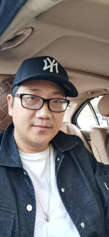 拥抱幸福的第一张照片--邵武婚介网